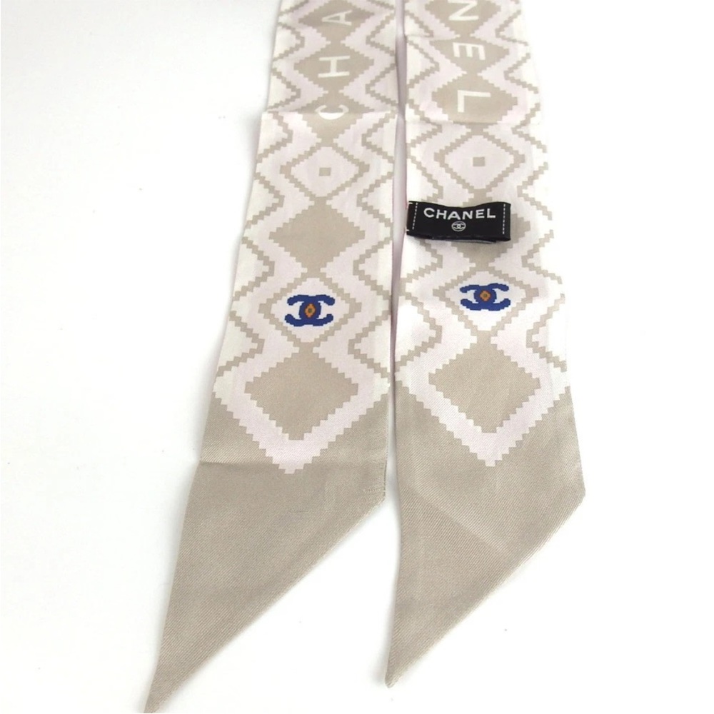 CHANEL Long COCO Mark scarf silk - Picture 4 of 7